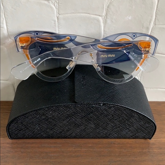 👏SOLD👏Like New Miu Miu Sunglasses - Picture 6 of 6